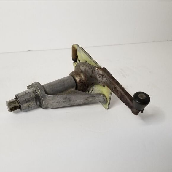 Vintage kitchen aid can opener attatchment - Picture 2 of 3